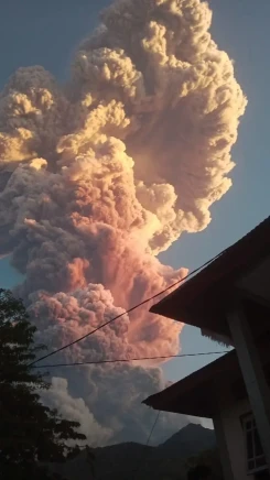Gunung Lewotobi Laki-laki Meletus Lagi, Kolom Abu Capai Lebih 10 Kilometer